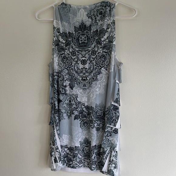 Body Central Boutique size medium  layered blouse with front lining sleeveless - Picture 4 of 11